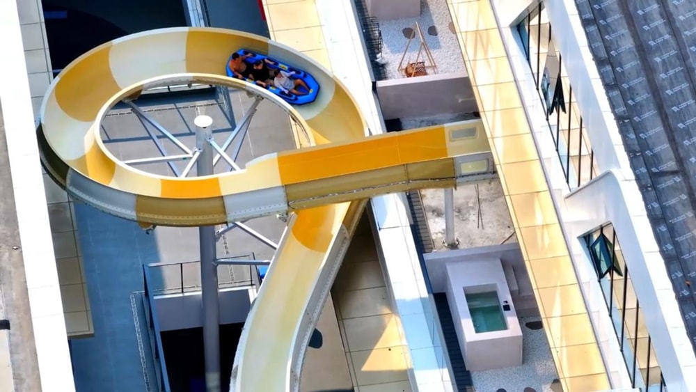 激流过山车｜当速度拥抱水花，掀起水上狂欢盛宴